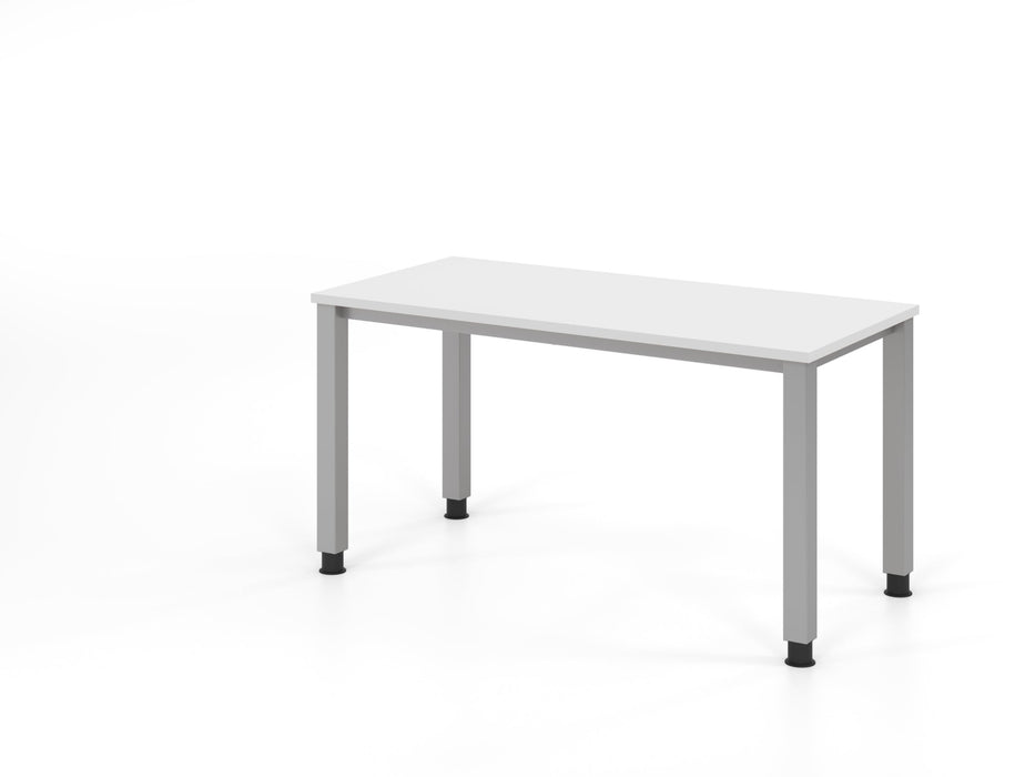 Hammerbacher | Schreibtisch 4Fuß-rd.140x67cm Weiß / Silber